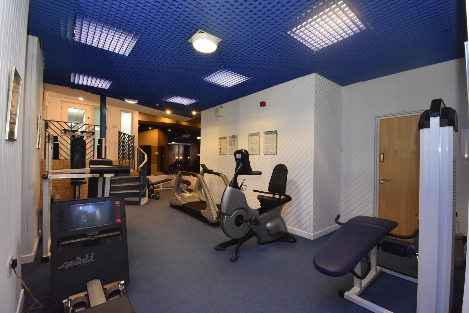 30 Alexandra Court, The Esplanade, Penarth, CF64 3LA